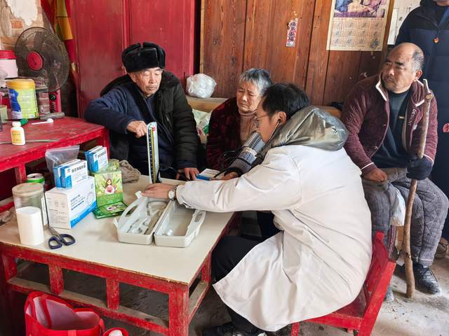 院医药学院党总支开展主题党日活动尊龙凯时网站河南应用技术职业学(图5)